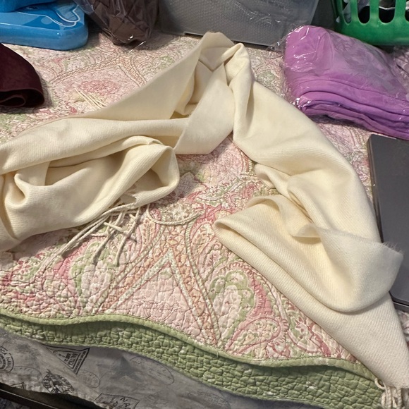 Source Unknown Accessories - Elegant Cream Scarf